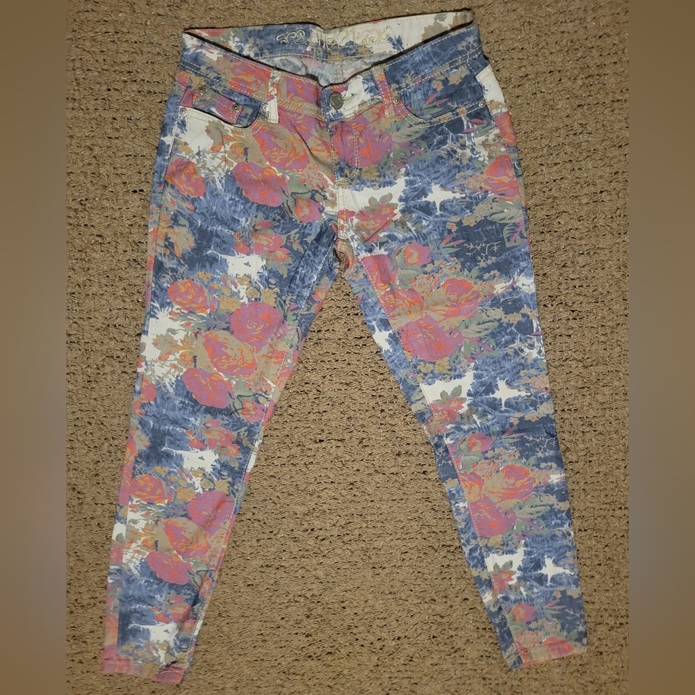 RUE 21 FLORAL Skinny Jeans Size 3/4 - Picture 1 of 3